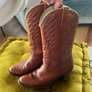 Vintage heeled cowboy boots